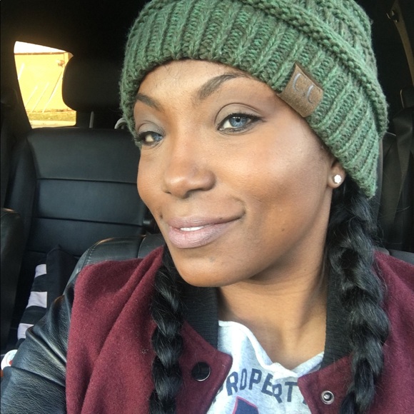 Meet your Posher, Cassandra - Picture 1 of 1